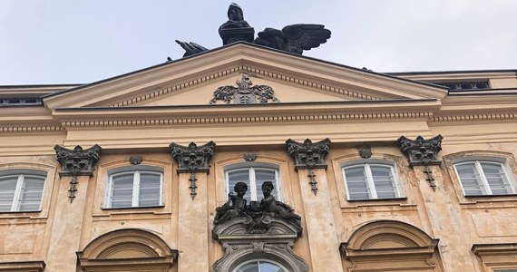 Mazowiecki wojewódzki konserwator zabytków przeprowadził kontrolę stanu zachowania Pałacu Sapiehów przy ulicy Zakroczymskiej 6. Wydał też właścicielowi - miastu - zalecenia naprawy. 