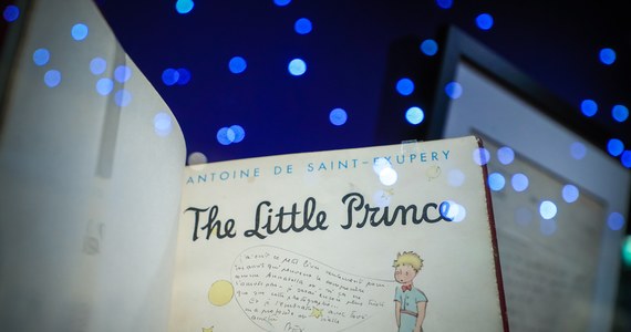 Jedna z najsłynniejszych książek świata "Mały Książę" jest własnością muzeum w Nowym Jorku. To właśnie w Ameryce Antoine de Saint-Exupery napisał w 1942 roku swoje najsłynniejsze dzieło. Rękopis "Małego Księcia" z odręcznymi ilustracjami autora można obecnie obejrzeć na wystawie w Paryżu.