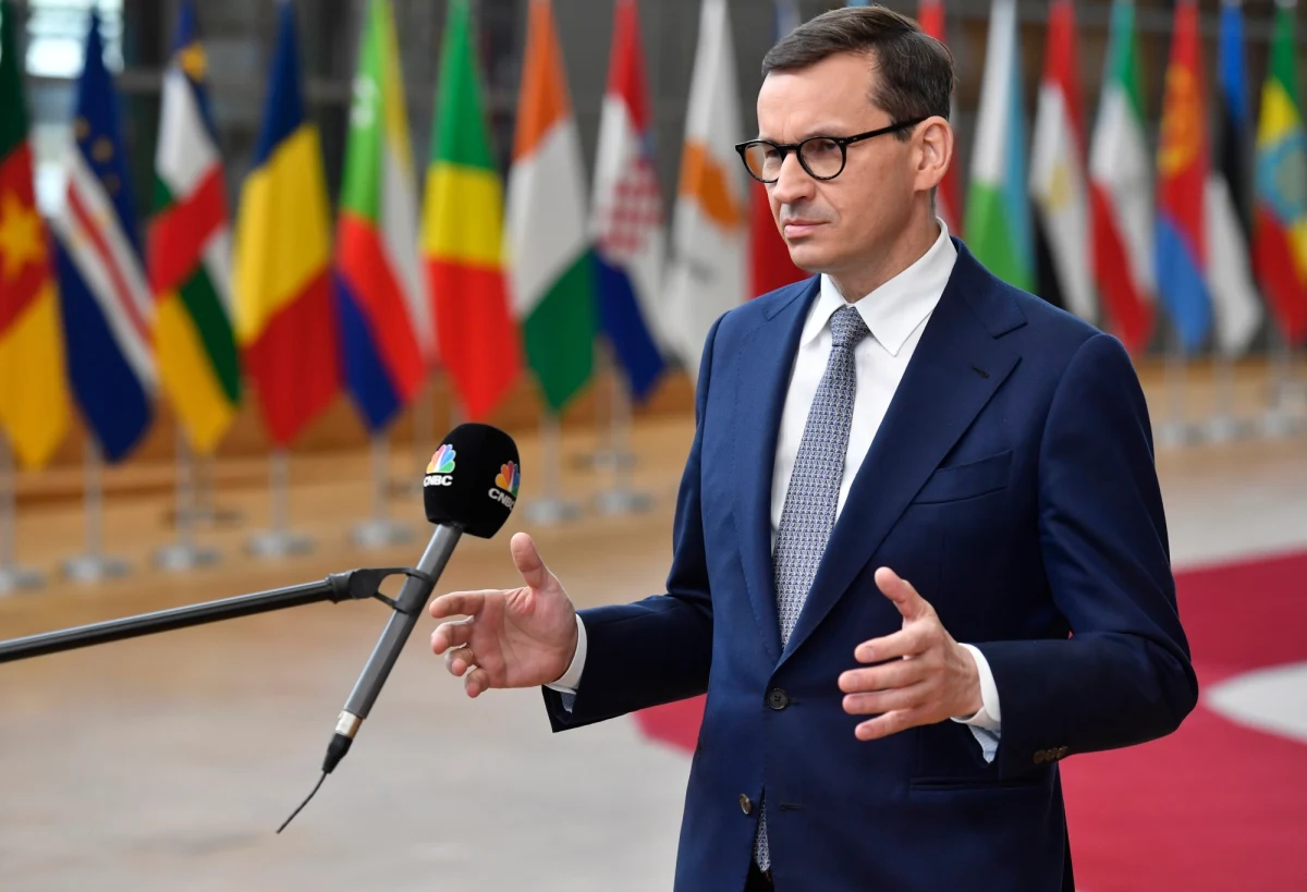 Prezydent Rosji Władimir Putin miał nadzieję na podziały w NATO i UE; zetknął się z bardzo spójną reakcją Zachodu - powiedział w Brukseli premier Mateusz Morawiecki. Podkreślił, że przygotowywane sankcje będą tym dotkliwsze, im bardziej agresywna będzie polityka Rosji. Zaznaczył także, że trzeba mieć nadzieję "na najlepsze, ale być przygotowanym na najgorsze".