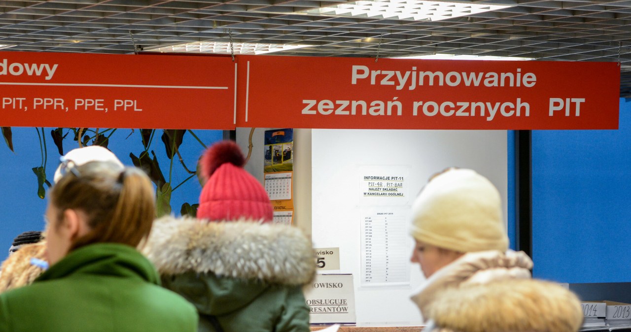 Podwyżki dla pracowników skarbówki. Pensje ponad średnią krajową