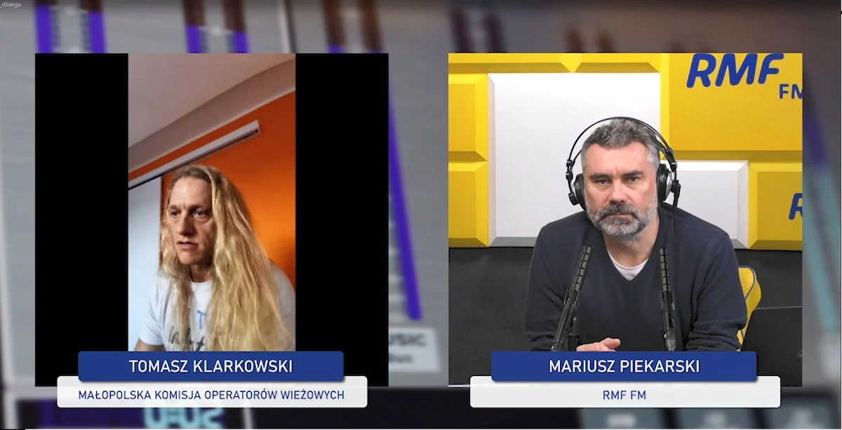 „Na budowach, z racji tego, że jest nacisk na zysk, kierownicy naciskają na operatorów, żeby pracować przy wiatrach. Powiedzenie ‘podaj coś między podmuchami' nie wzięło się znikąd” – mówi w rozmowie z Mariuszem Piekarskim Tomasz Klarkowski, komentując tragiczny wypadek, do którego doszło w czwartek w Krakowie. „Czy można rozsądzać, że taki wypadek musiał się wydarzyć? Żuraw był zwiatrowany, więc to nie jest wina żurawia, tylko pogody. Ta pogoda pokazała nam, że to ona rządzi, a nie my” – dodaje członek Małopolskiej Komisji Operatorów Wieżowych. Zobaczcie cały wywiad!