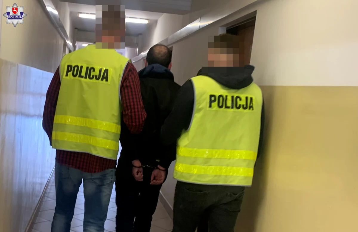 Trzech mężczyzn usłyszało zarzut kradzieży z włamaniem w związku z tym, że ukradli ze sklepu w Puławach alkohol, papierosy i wędliny o wartości pięciu tysięcy złotych. Dwóch z nich to recydywiści, grozi im do 15 lat więzienia. 