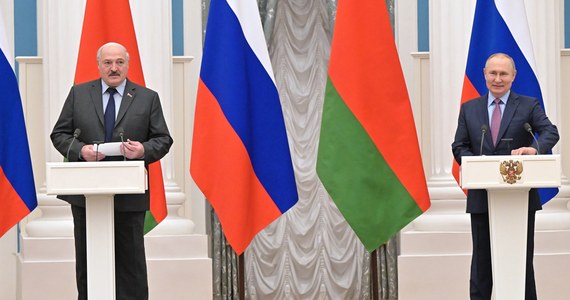 Prezydent Rosji Władimir Putin oświadczył w piątek, że wspólne ćwiczenia wojskowe jego kraju z Białorusią nikomu nie zagrażają. Dodał, że oba kraje będą nadal podejmować kroki w celu zapewnienia sobie bezpieczeństwa w świetle aktywności NATO. Łukaszenka stwierdził przy tym, że Białoruś i Rosja "są zmuszone" do poszukiwania sposobów zapewnienia sobie bezpieczeństwa.