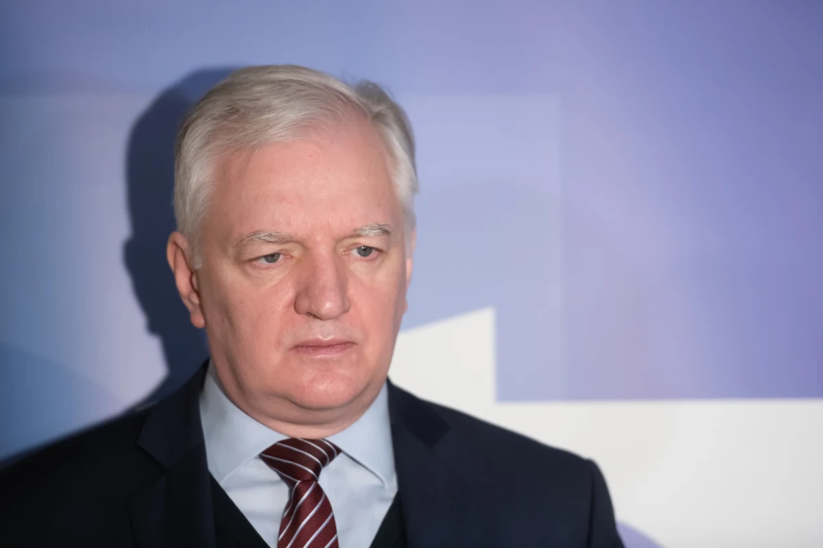 "Chcemy po raz kolejny zaapelować do rządu, aby jak najszybciej umieścić Polski Ład tam, gdzie jego miejsce – w koszu" - powiedział w Poznaniu były wicepremier, lider Porozumienia Jarosław Gowin. "Tylko w styczniu, według oficjalnych danych, zbankrutowało ponad 30 tys. małych firm. To skutek nie tylko obiektywnych czynników międzynarodowych, ale przede wszystkim Polskiego Ładu" - zauważył. 