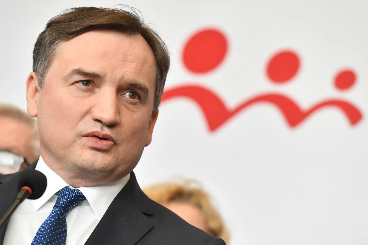 ​Jesteśmy lojalnym koalicjantem PiS i przestrzegamy umów; w ramach umowy z PiS jest jasny zapis, że kandydata na premiera wskazuje PiS - oświadczył w środę lider Solidarnej Polski Zbigniew Ziobro pytany, czy jego zdaniem premier Mateusz Morawiecki powinien ustąpić ze stanowiska.