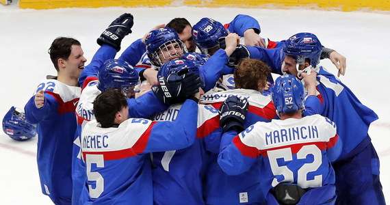 Słowaccy hokeiści wygrali 4-0 ze Szwecją i zdobyli brązowy medal igrzysk w Pekinie. W niedzielnym finale broniąca tytułu reprezentacja Rosyjskiego Komitetu Olimpijskiego zmierzy się z Finlandią.