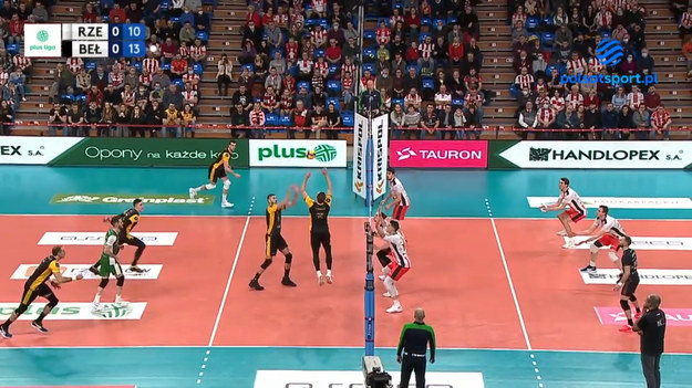 Skrót meczu 21. kolejki PlusLigi Asseco Resovia – PGE Skra Bełchatów 2:3 (21:25, 25:21, 19:25, 25:18, 12:15).

Asseco Resovia Rzeszów: Krulicki, Muzaj, Deroo, Kozamernik, Bucki, Kochanowski, Szerszeń, Drzyzga, Woicki, Buszek, Cebulj, Tammemaa.

Libero: Potera, Zatorski.
Trenér: Marcelo Mendez

PGE Skra Bełchatów: Sawicki, Kłos, Schulz, Kooy, Taht, Ebadipour, Atanasijević, Łomacz, Adamczyk, Bieniek, Mitić.

Libero: Piechocki, Milczarek.
Trenér: Slobodan Kovac
