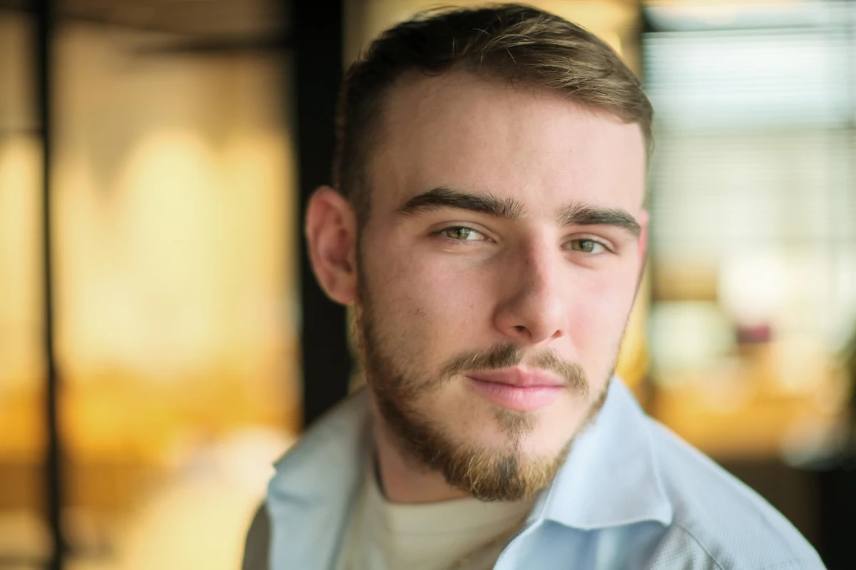 Krystian Ochman z piosenką "River" będzie reprezentował Polskę na 66. Konkursie Piosenki Eurowizji w Turynie. Jak podaje TVP, zdecydowały o tym głosy telewidzów. 