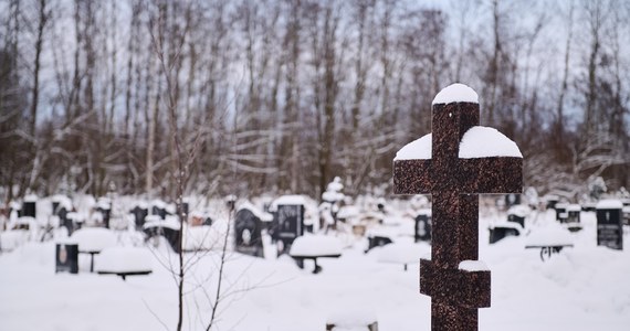 Z uwagi na poprawę warunków pogodowych przed południem ponownie otwarto cmentarze komunalne w Gdańsku oraz Park Oliwski - poinformowała rzeczniczka prasowa Gdańskiego Zarządu Dróg i Zieleni Magdalena Kiljan.