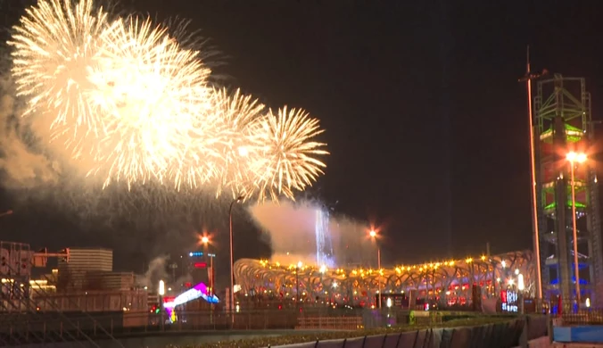 Pokaz fajerwerków podczas ceremonii zamknięcia igrzysk w Pekinie. WIDEO