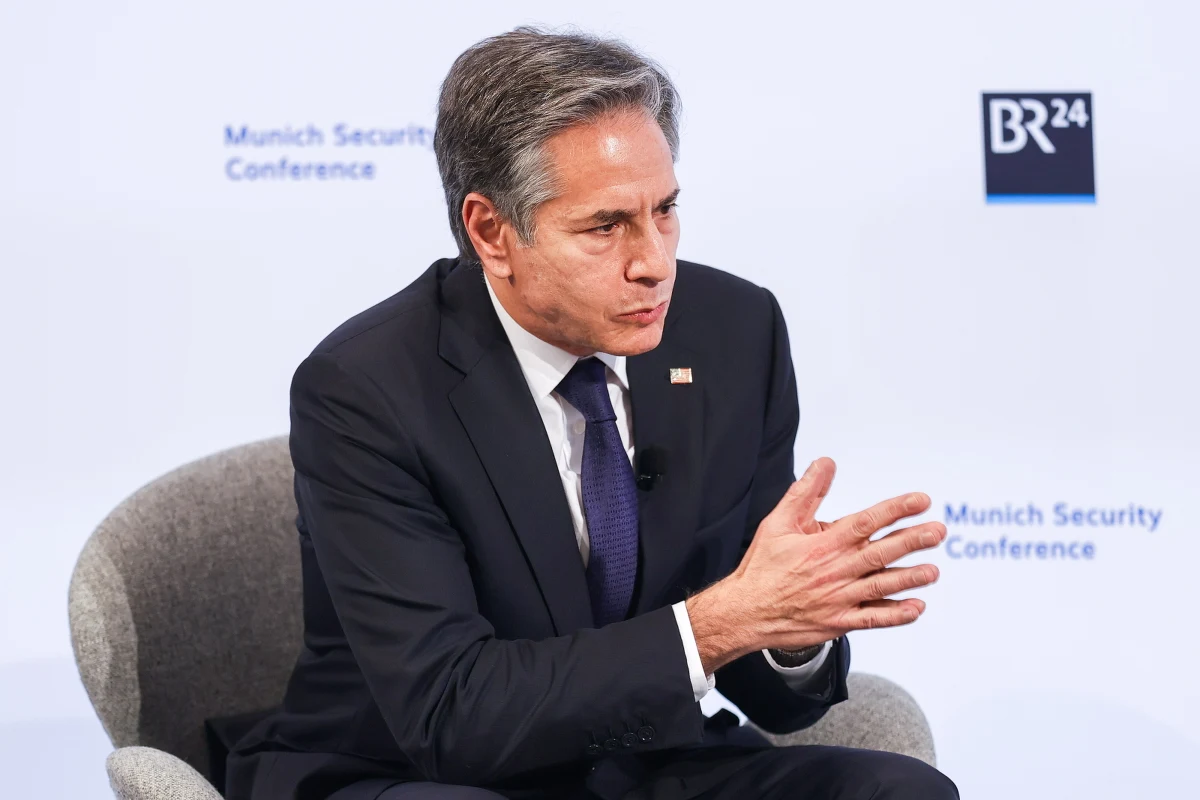 "W dowolnym czasie i w każdej formie" - ​sekretarz stanu USA Antony Blinken zapowiedział w niedzielę w CNN, że administracja prezydenta Joe Bidena jest przygotowana do spotkania z prezydentem Rosji Władimirem Putinem.