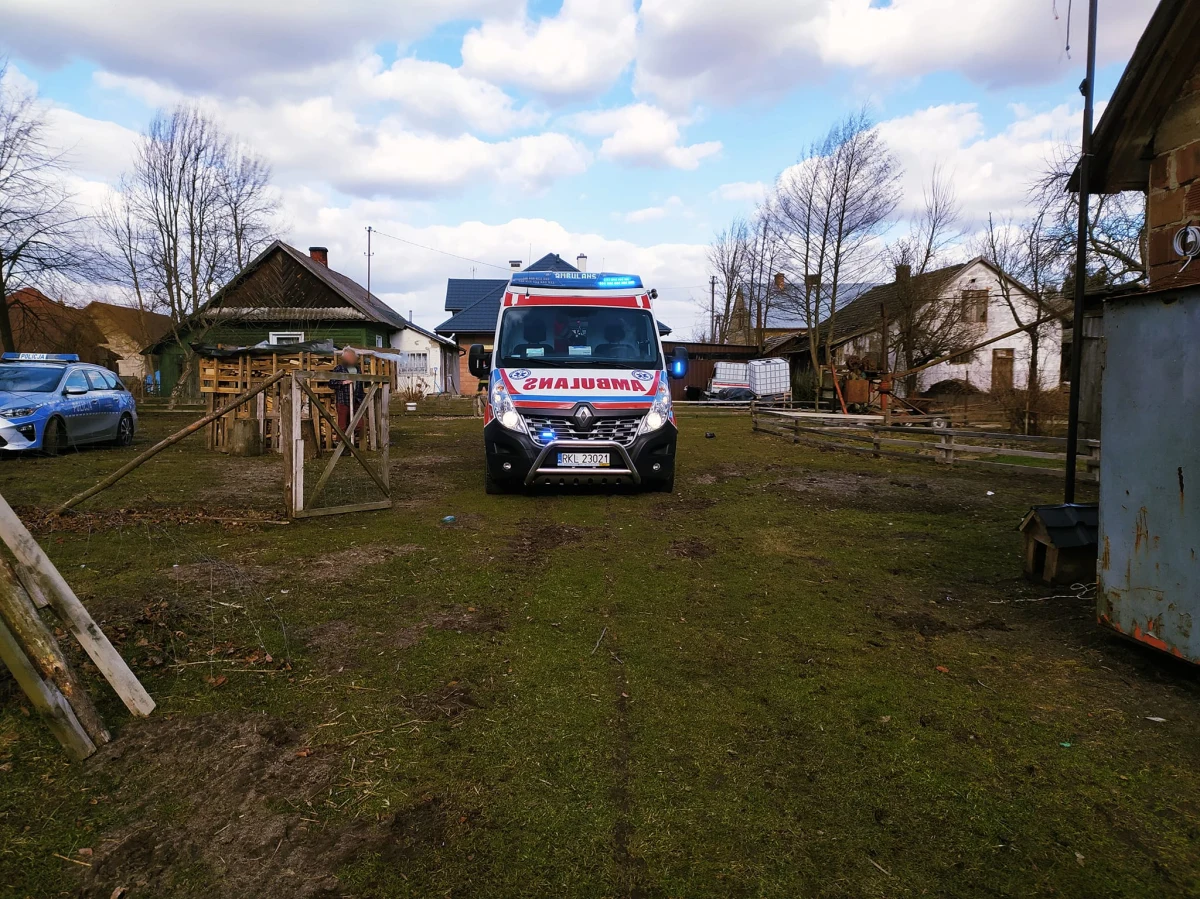 Śmiertelny wypadek w Przedborzu koło Kolbuszowej (woj. podkarpackie). Przewrócił się ciągnik rolniczy, przygniatając kierującego nim 56-letniego mężczyznę. Policja wyjaśnia okoliczności zdarzenia.