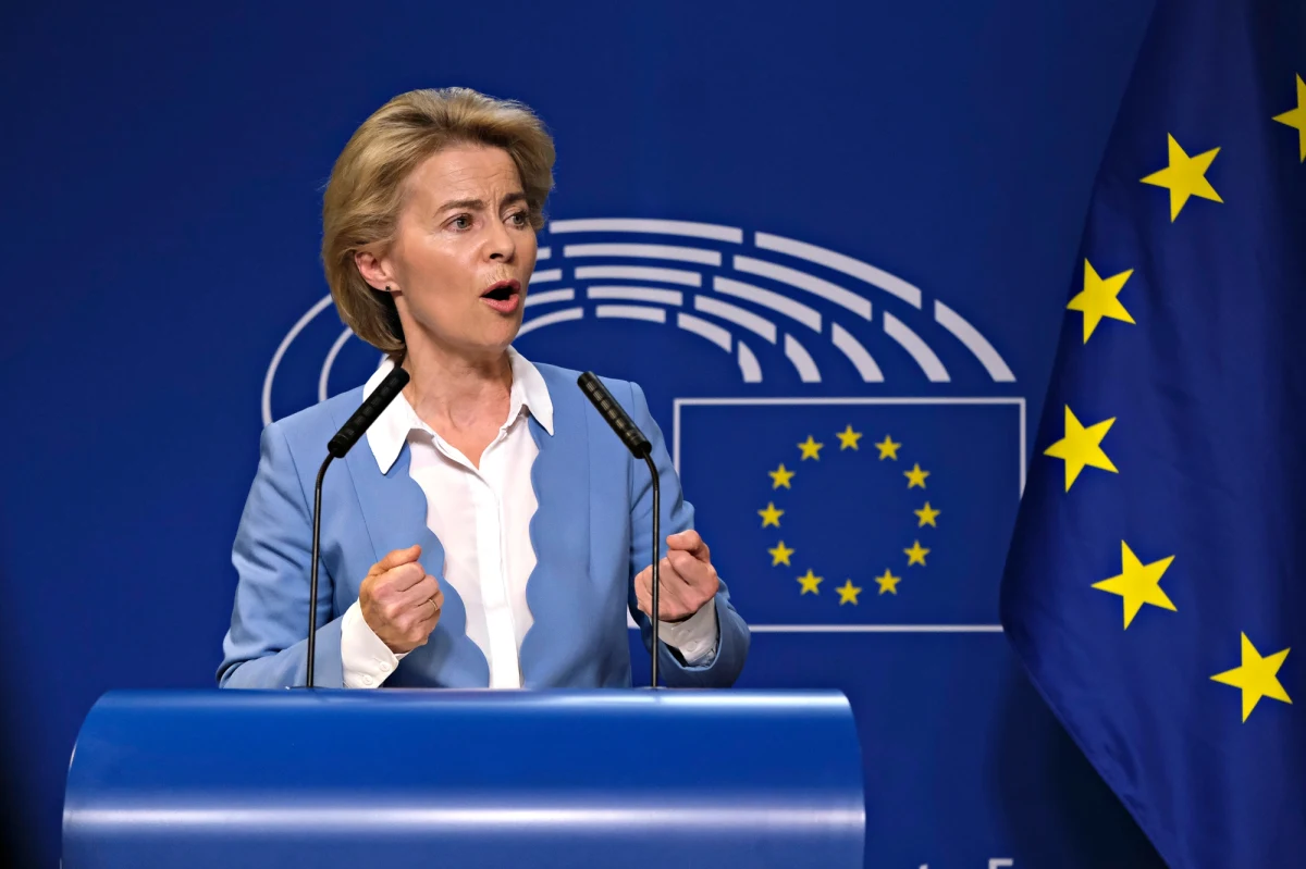 Przewodnicząca Komisji Europejskiej Ursula von der Leyen ujawniła niektóre szczegóły sankcji, jakie grożą Moskwie, gdyby dokonała inwazji na Ukrainę. Rosja zostanie odcięta od międzynarodowych rynków finansowych i straci dostęp do głównych towarów eksportowych.