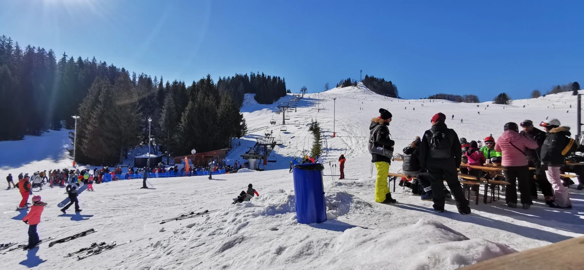 Przedstawiciele organizacji turystycznych ze Słowacji, Czech, Węgier i Polski spotkali się w Donovaly, zimowym kurorcie narciarskim na Słowacji, aby dyskutować o przyszłości turystyki w poszczególnych krajach oraz zastanawiać się, jak po okresie pandemii skuteczniej przyciągać do siebie turystów z sąsiadujących ze sobą krajów i rozwijać przygraniczną turystykę. 