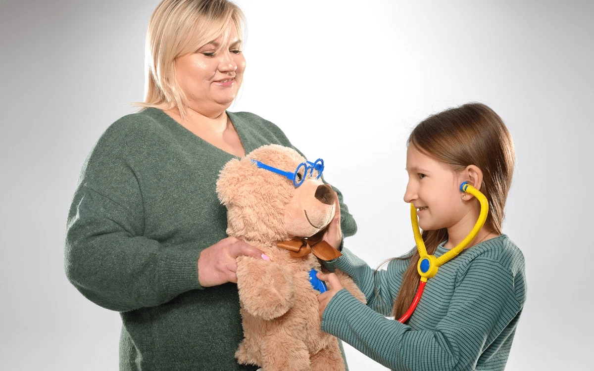 Wrocławska Fundacja Na ratunek Dzieciom z Chorobom Nowotworowym stworzyła portal psychologiczny dla rodziców - Porozmawiajmy o dzieciach. To kompleksowy i darmowy poradnik online. Uruchomiono go we współpracy z psychoterapeutką, psychologami, dietetyczką i pedagogiem.