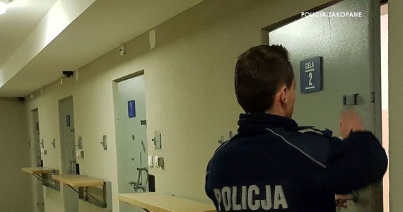 41-letni mężczyzna z Bydgoszczy okradł i uderzył byłą partnerkę, przebywającą w jednym z pensjonatów w Kościelisku. Sprawca został zatrzymany.