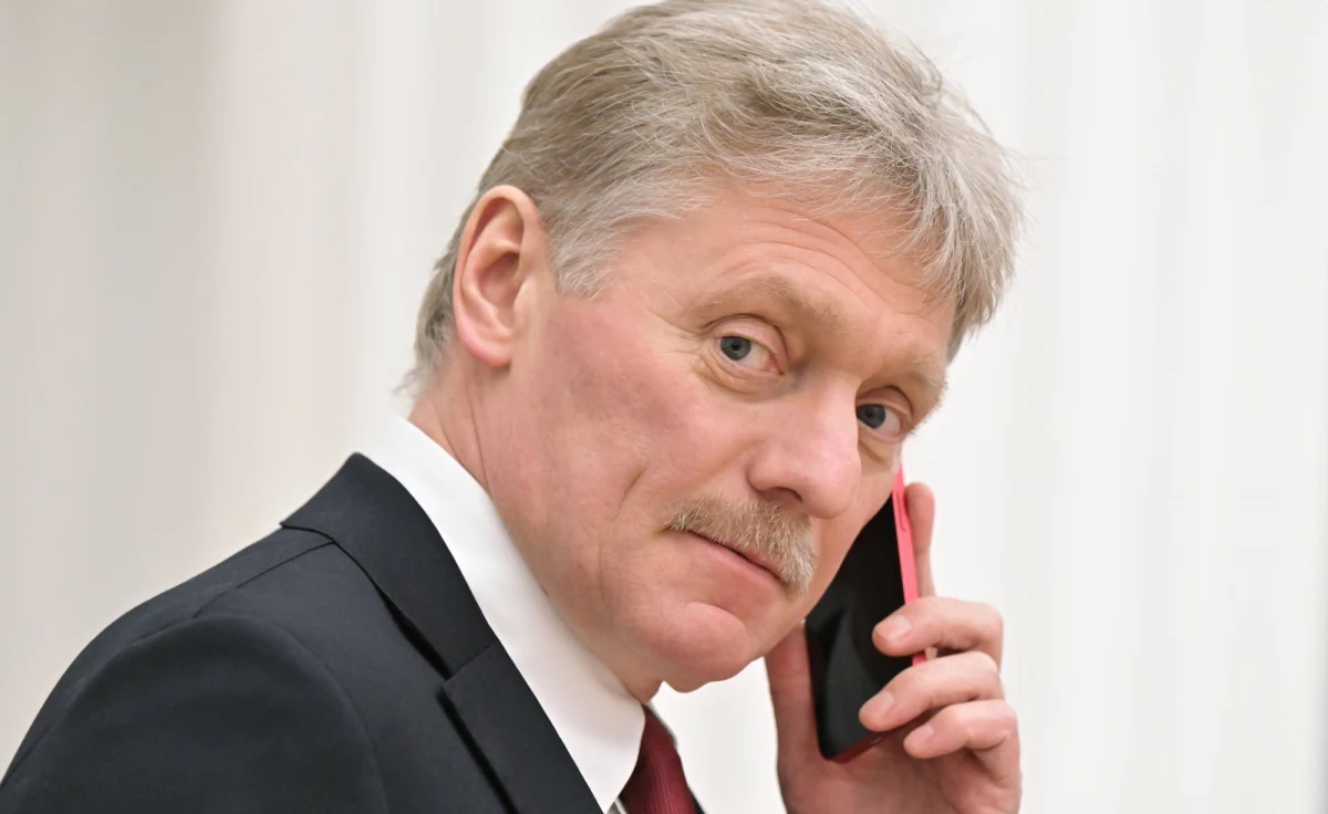 ​Prezydent Rosji Władimir Putin podpisał wczoraj dekret o uznaniu niepodległości samozwańczych republik Doniecka i Ługańska na wschodzie Ukrainy. Pojawia się jednak kontrowersja, o które rejony w ogóle chodzi. Ludowe republiki nie kontrolują bowiem terenów całych obwodów, poza ich wpływem jest m.in. położony w obwodzie donieckim Mariupol. Rzecznik Kremla Dmitrij Pieskow nie był w stanie tego sprecyzować.