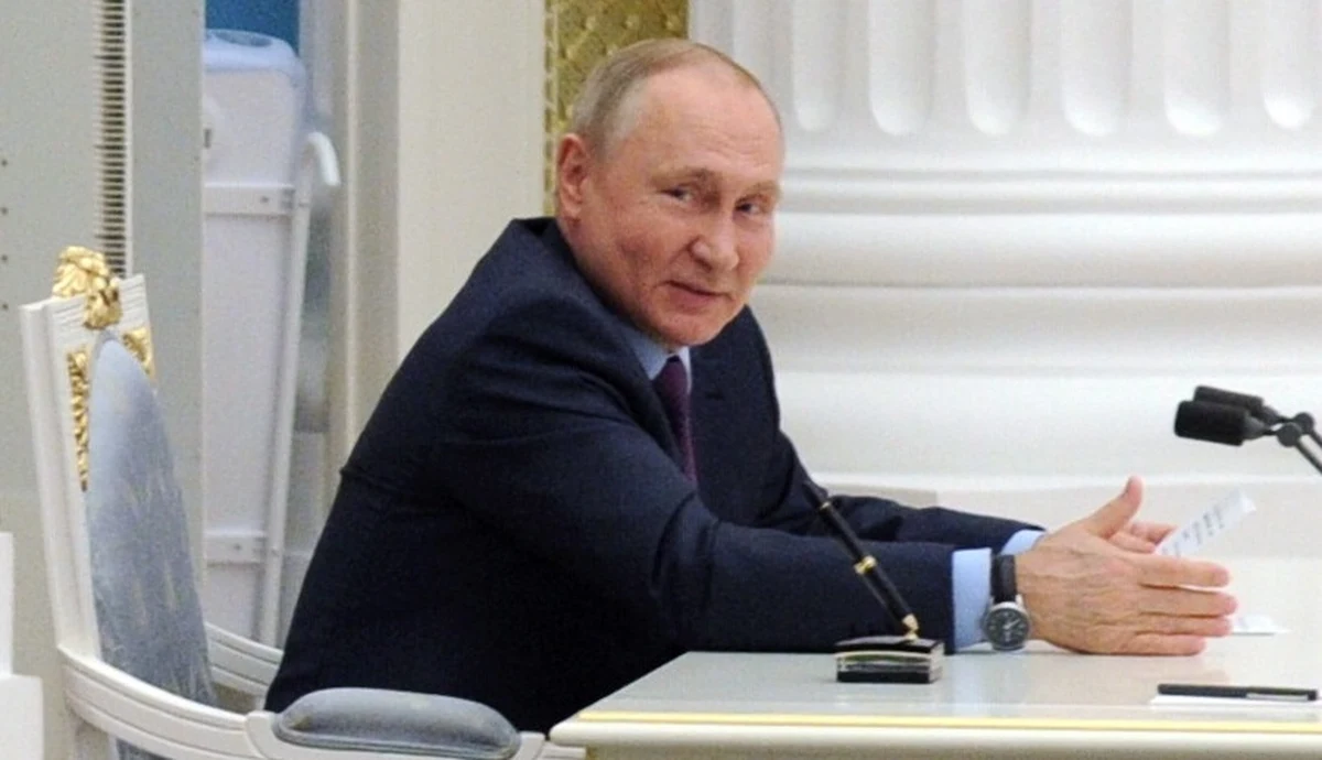 Rosja była zainteresowana realizacją porozumień mińskich, ponieważ dokument ten był wynikiem kompromisu - stwierdził prezydent Władimir Putin. Dodał, że obecnie porozumienia mińskie już nie istnieją. Zaznaczył, że Rosja uznała rozszerzone granice samozwańczych republik w Donbasie - chodzi więc także o tereny kontrolowane przez Ukrainę.