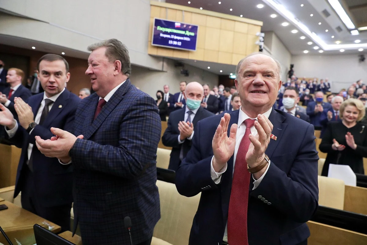 ​Prezydent Rosji Władimir Putin zwrócił się do Rady Federacji, wyższej izby rosyjskiego parlamentu, o zgodę na użycie sił zbrojnych poza granicami kraju. Rada na to zezwoliła - informuje rosyjska agencja Interfax.