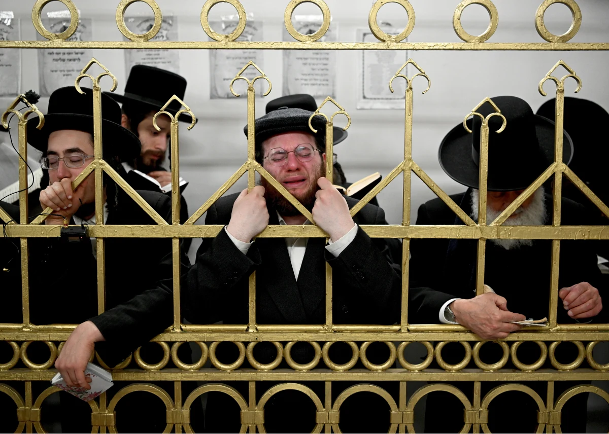 Około 2 tys. chasydów z całego świata (głównie z Europy i USA), weźmie udział w tegorocznych uroczystościach z okazji 235. rocznicy śmierci cadyka Elimelecha w Leżajsku na Podkarpaciu. Dla chasydów Leżajsk wraz z grobem cadyka Elimelecha jest jednym z najświętszych miejsc na świecie.