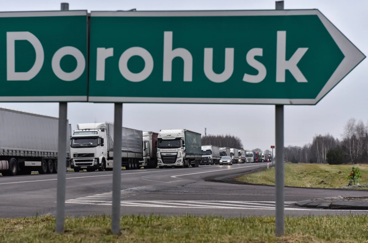 Ambasador Polski w Ukrainie Bartosz Cichocki w Popołudniowej rozmowie w RMF FM zdradził, o czym powinny pamiętać osoby, które planują wyjazd na Ukrainę. Jednocześnie zaznaczył, że MSZ odradza wszelkie niekonieczne podróże na Ukrainę. 