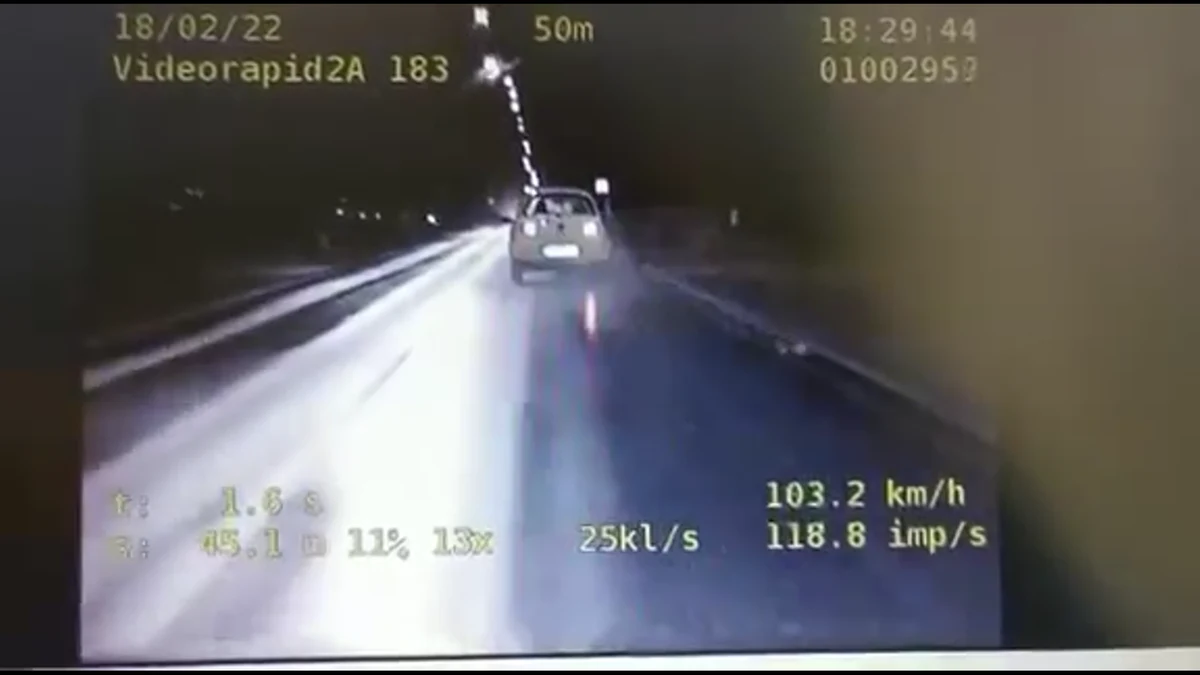 W niespełna 24 godziny młody kierowca z Kołobrzegu popełnił wykroczenia, za które policjanci wystawili mu mandaty na łączną kwotę 6500 złotych i nałożyli 16 punktów karnych. A i tak mogło być dużo gorzej.