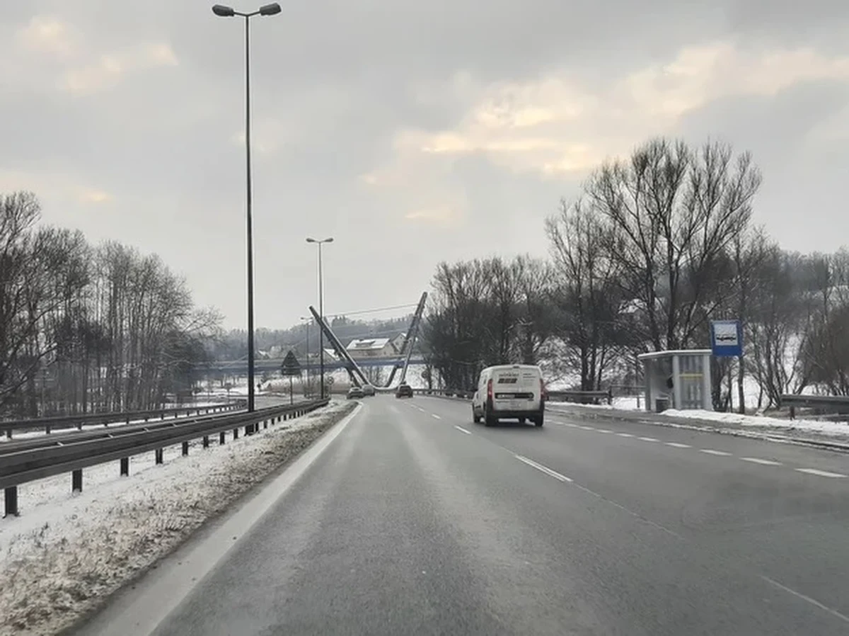 Przygotowania do budowy 4-kilometrowego odcinka Zakopianki w Głogoczowie (pow. myślenicki) weszły w nową fazę. Krakowski oddział Generalnej Dyrekcji Dróg Krajowych i Autostrad wybrał firmę, która opracuje studium techniczno-ekonomiczno-środowiskowe. Dzięki temu na drodze ma być bezpieczniej.