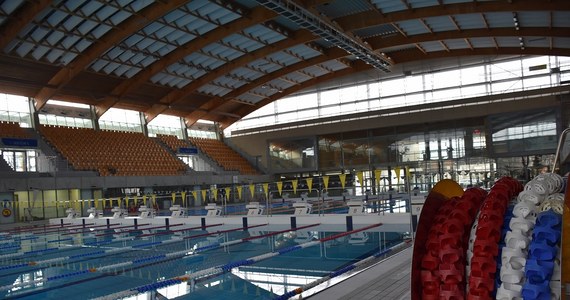 Dobre wieści dla szczecińskich pływaków. Lada dzień ponownie otwarty zostanie basen olimpijski. Floating Arena była zamknięta od początku grudnia, gdy wichura uszkodziła część elewacji pływalni.