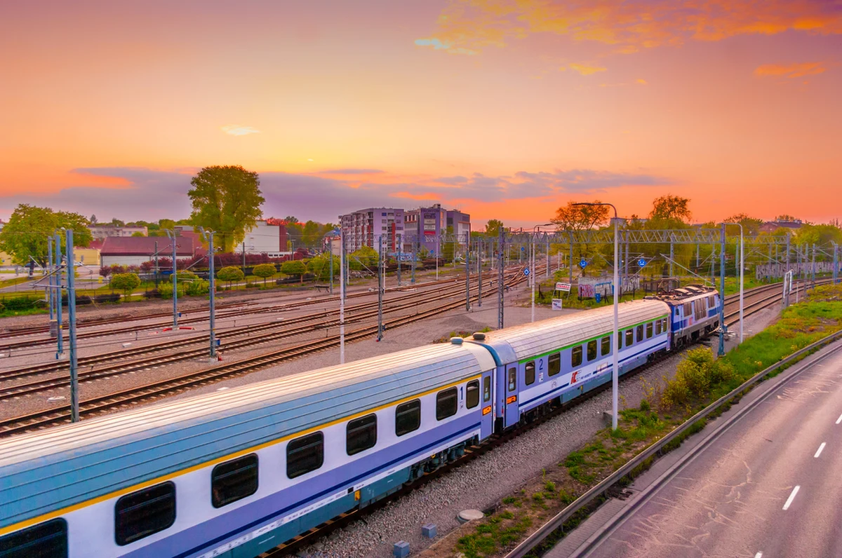 Przejazd pociągiem na trasie Katowice-Kraków, trwający jeszcze kilkanaście lat temu prawie 2,5 godziny, obecnie zajmuje nawet poniżej 60 minut. Rekord czasu trwania podróży na tej trasie padł w połowie lutego.