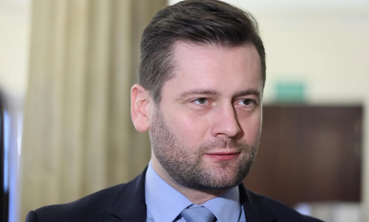 Minister sportu Kamil Bortniczuk wystosował list do swoich odpowiedników w Unii Europejskiej, w którym apeluje o podjęcie wspólnych działań "ograniczających jakąkolwiek współpracę z rządem Federacji Rosyjskiej w obszarze naszych kompetencji". Treść listu zamieścił na Twitterze. 