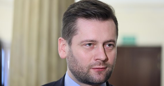 Minister sportu Kamil Bortniczuk wystosował list do swoich odpowiedników w Unii Europejskiej, w którym apeluje o podjęcie wspólnych działań "ograniczających jakąkolwiek współpracę z rządem Federacji Rosyjskiej w obszarze naszych kompetencji". Treść listu zamieścił na Twitterze. 