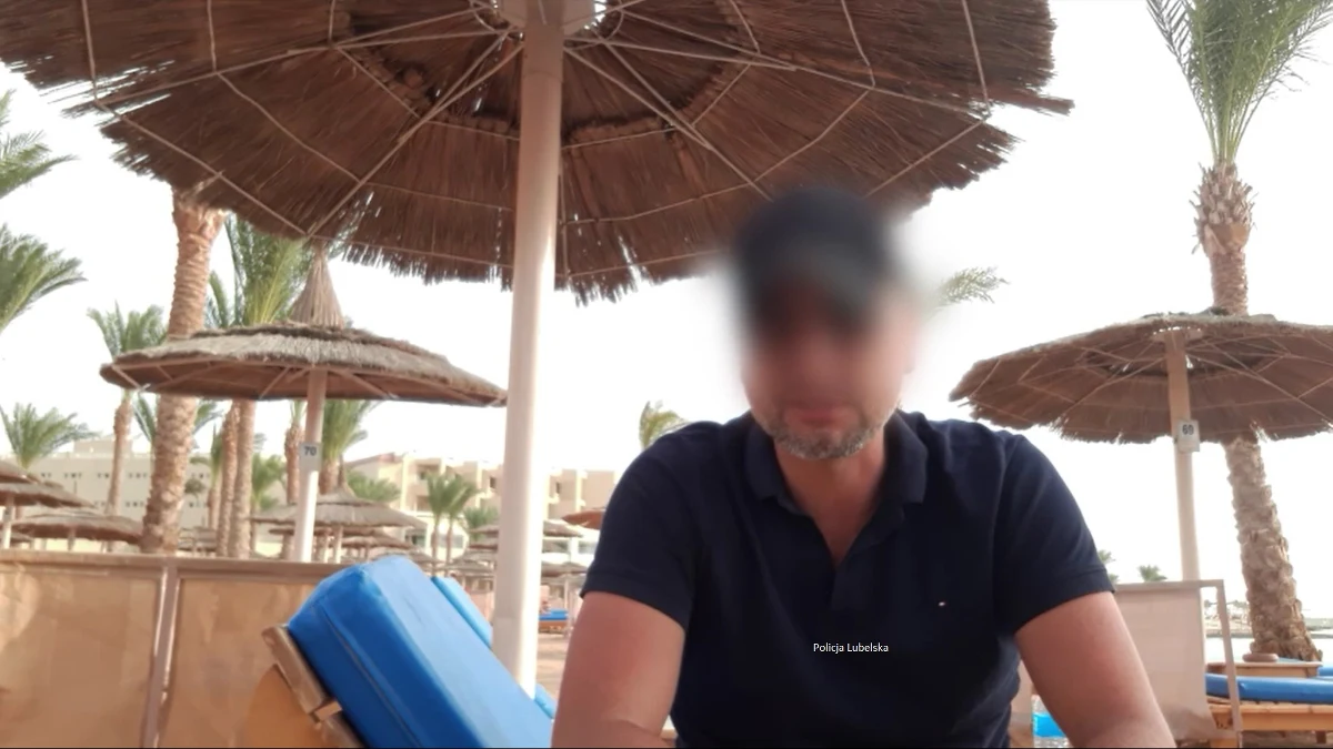 Lubelska policja pokazała szokujące dane dotyczące skali oszustw w województwie. Jak wynika z danych mundurowych, oszuści podszywający się za policjantów, wnuczków, czy pracowników banku okradli w ubiegłym roku mieszkańców regionu na ponad 4,6 mln zł. W nowym spocie funkcjonariusze przestrzegają przed przestępcami. 