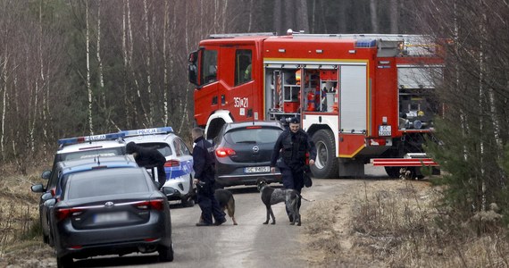 Znamy wstępne wyniki sekcji zwłok dwóch kobiet, których ciała znaleziono przedwczoraj w Romanowie pod Częstochową. To najprawdopodobniej matka i jej córka, które zaginęły 10 lutego. Przyczyną śmierci jednej z nich było gwałtowne uduszenie.