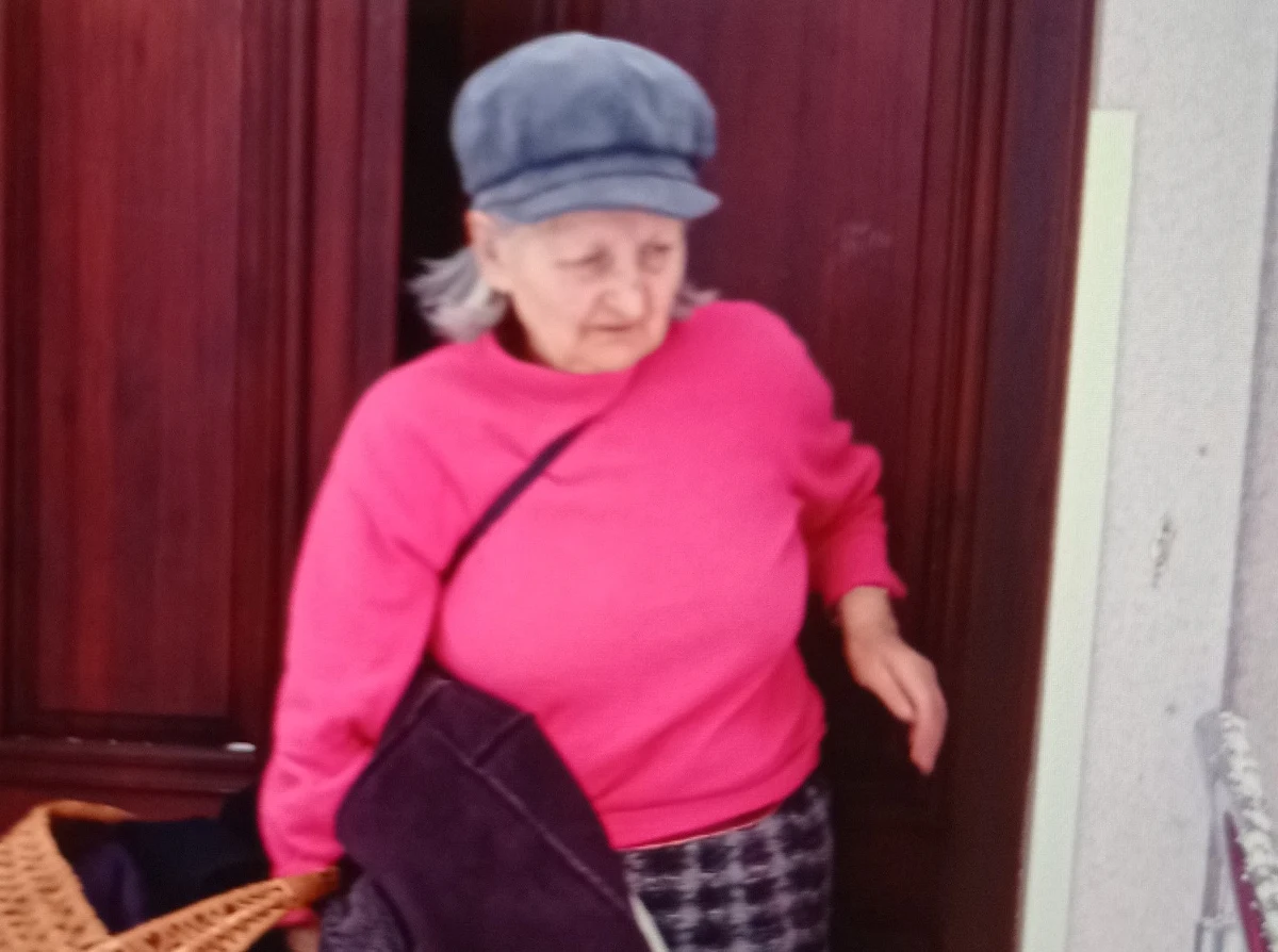 Policjanci ze Słupska poszukują 75-letniej Anny Koryzny, która w poniedziałek około godziny 9:00 wyszła z mieszkania znajdującego się przy ulicy Mickiewicza i od tej pory nie kontaktowała się z rodziną. Kobieta cierpi na demencję.