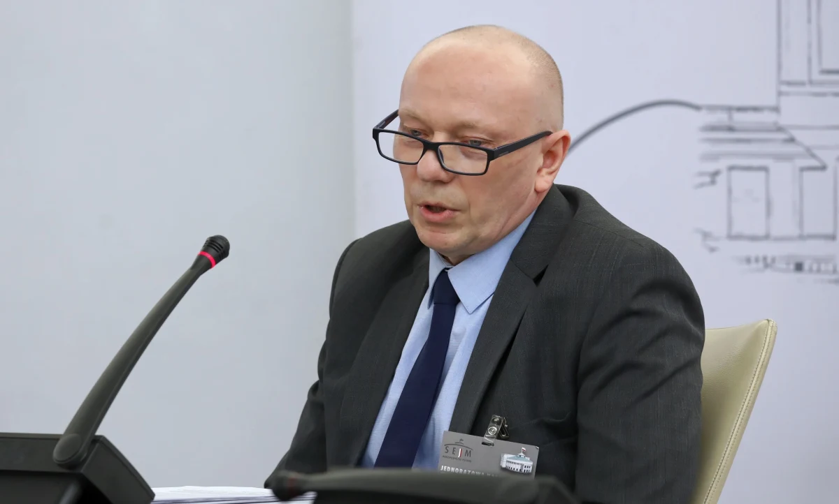 Pegasus, i podobne, to systemy, których stosowanie nie ma u nas podstaw prawnych; nie spełniają wymogów kontroli operacyjnej, bo nie można nad nimi do końca panować - mówił w środę były szef SKW gen. Piotr Pytel na posiedzeniu senackiej nadzwyczajnej komisji ds. inwigilacji systemem Pegasus.