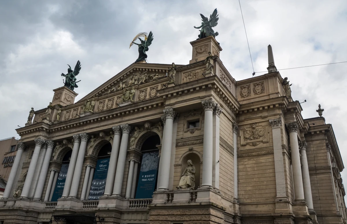 Polskie samorządy deklarują pomoc dla obywateli Ukrainy. W czwartek rano odbyła się wideokonferencja, w której uczestniczył mer Lwowa Andrij Sadowy i prezydenci kilku miast m.in. Katowic, Krakowa, Łodzi, Rzeszowa i Wrocławia.

