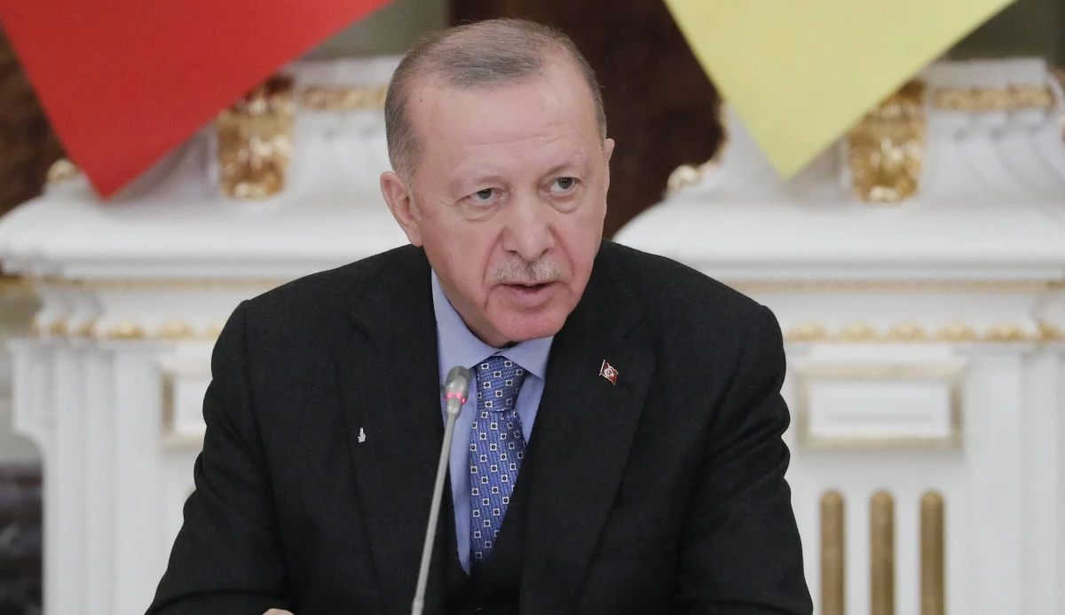 Wspieramy walkę Ukrainy o jej integralność terytorialną - przekazał prezydent Turcji Recep Tayyip Erdogan, wzywając do rozwiązania konfliktu drogą dialogu. 