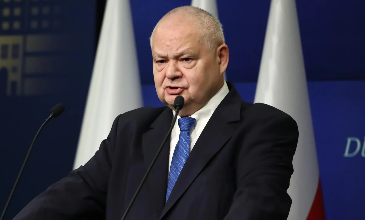 Zarząd NBP podjął decyzję o udzieleniu Narodowemu Bankowi Ukrainy tzw. swapa walutowego maksymalnie do 4 mld zł - poinformował w czwartek polski bank centralny. Zadeklarował też "wszelką niezbędną" pomoc dla NBU.