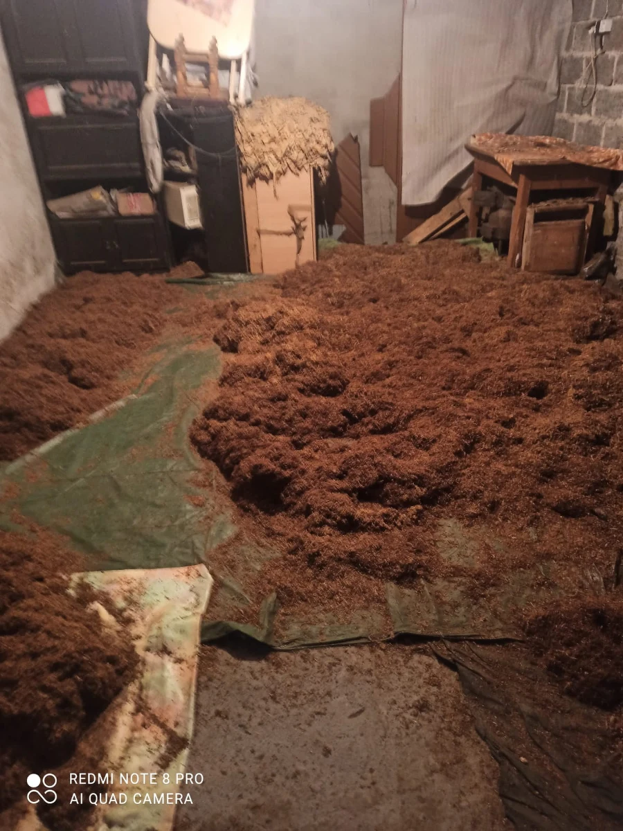 Ponad 7 ton suszu tytoniowego i prawie 400 kg krajanki tytoniowej zabezpieczyli w Małopolsce policjanci i celnicy. Wprowadzenie tych produktów do obrotu spowodowałoby uszczuplenie Skarbu Państwa o cztery miliony złotych.

