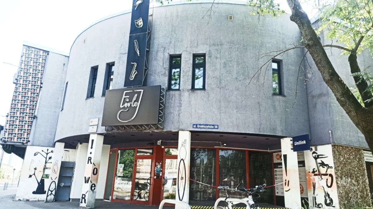 Firlej - Ośrodek Działań Artystycznych we Wrocławiu zaprasza na koncert "Solidarni z Ukrainą". Odbędzie się on 12 marca o g.18.00. Instytucja zorganizowała też zbiórkę pieniędzy na rzecz poszkodowanych przez wojnę na Ukrainie.