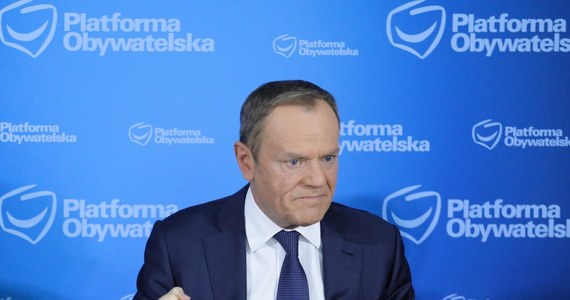 Lider PO Donald Tusk zadeklarował, że w kwestii starań o zaostrzenie unijnych sankcji na Rosję rząd może liczyć na jego pełne wsparcie. Im większa determinacja Zachodu, w tym Polski, tym mniejsze szanse Putina na sukces - ocenił Tusk.