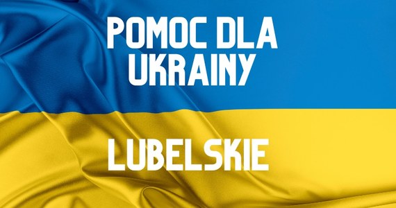 Do Polski przyjeżdża coraz więcej uchodźców z ogarniętej wojną Ukrainy. Pomoc dla nich jest organizowana niemal w każdym mieście. Jej charakter się zmienia. Organizacje pozarządowe, władze miast i regionów podają, co  konkretnie jest potrzebne. Śledźcie informacje w lokalnych portalach informacyjnych i mediach społecznościowych. Poniżej publikujemy wyłącznie miejsca największych zbiórek.   

