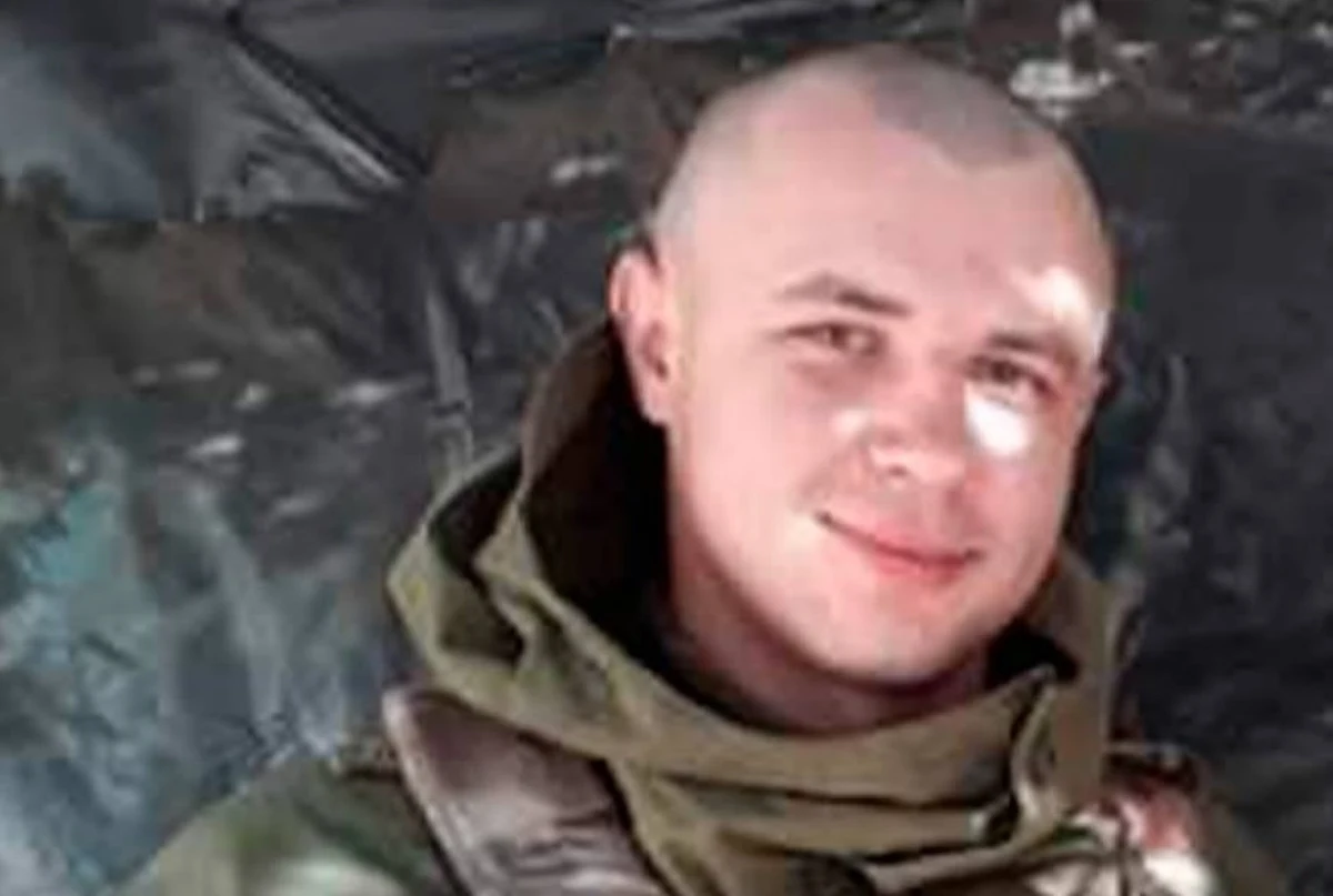 ​Prezydent Ukrainy Wołodymyr Zełenski przyznał pośmiertnie tytuł Bohatera Ukrainy 25-letniemu Witalijowi Skakunowi, który wysadził w powietrze most w obwodzie chersońskim kosztem własnego życia. Dzięki tej akcji udało się zatrzymać kolumnę rosyjskich czołgów.