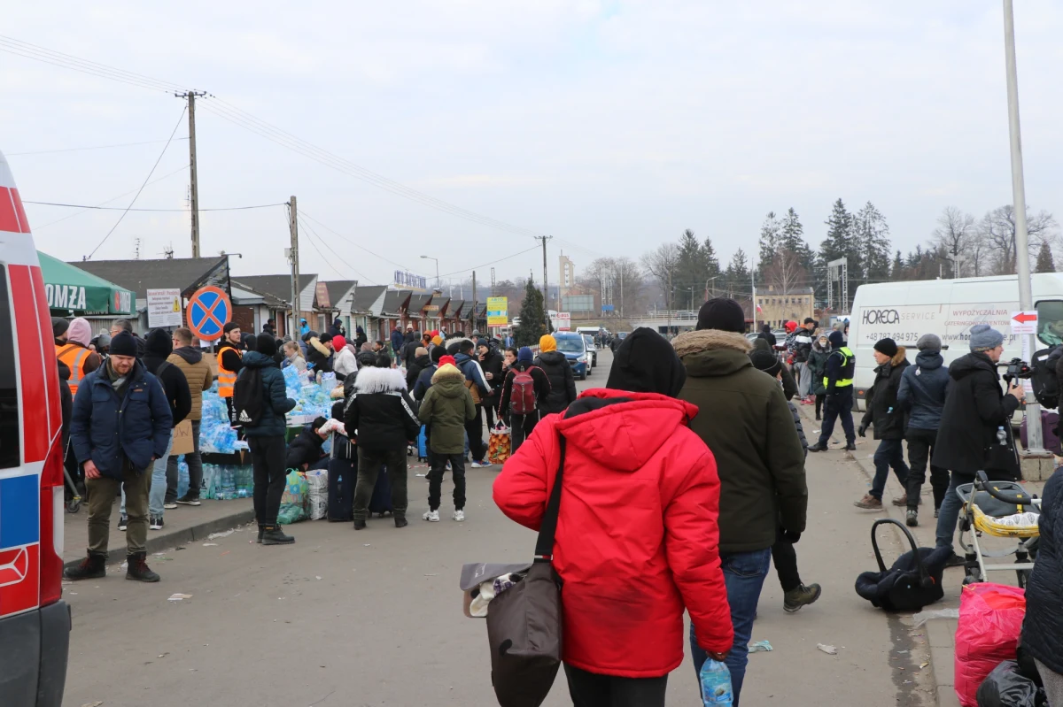 Caritas Diecezji Rzeszowskiej organizuje schronienie dla Ukraińców uciekających przed wojną. Część uchodźców gości w jednym ze swoich ośrodków, poszukuje też dla nich miejsc u chętnych rodzin. Na specjalne konto można także wpłacać pieniądze na pomoc.