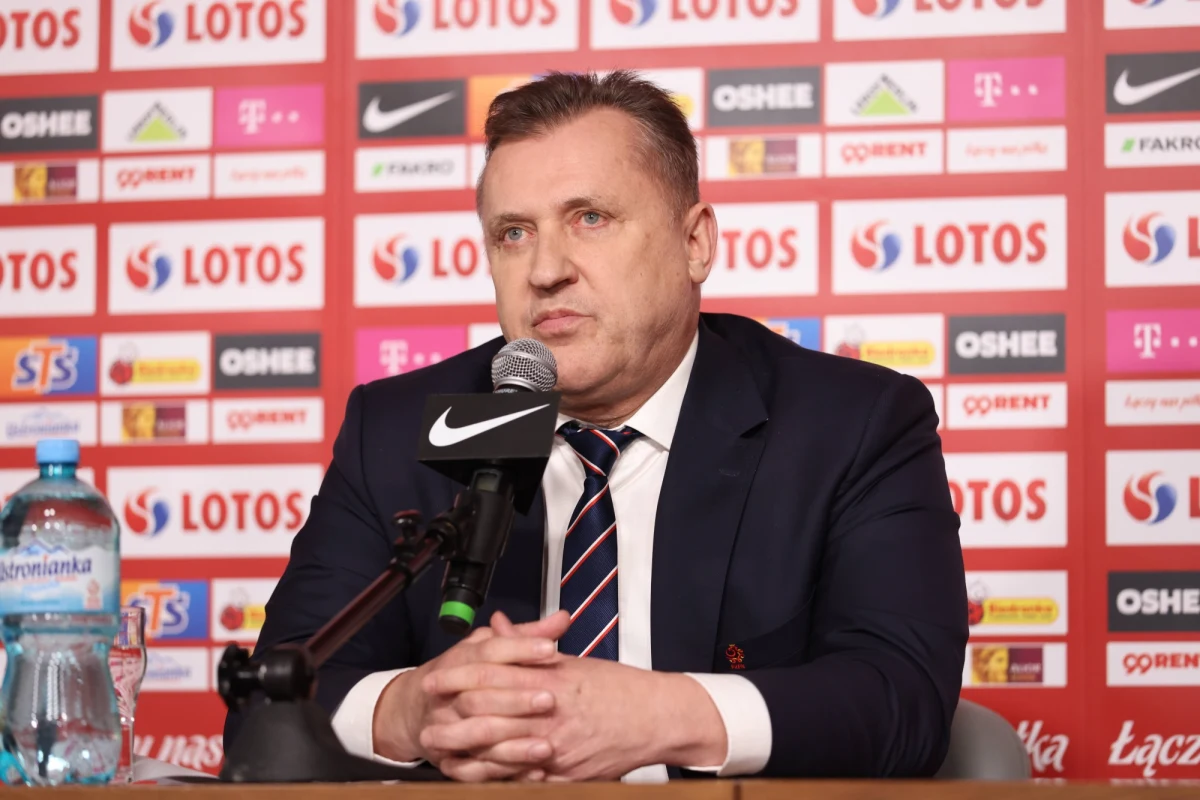 Prezes Cezary Kulesza tuż przed północą w niedzielę poinformował na Twitterze, że w związku "ze skandaliczną decyzją FIFA" PZPN wysłał pismo do wszystkich piłkarskich federacji w Europie. "Zachęciliśmy, aby stanęli u naszego boku" - dodał.