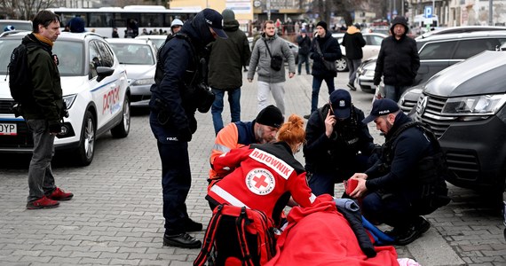 Około 450 miejsc dla rannych oraz matek z dziećmi przygotowują szpitale podlegające Śląskiemu Urzędowi Marszałkowskiemu. Już teraz placówki mogą przyjąć około 400 osób. 