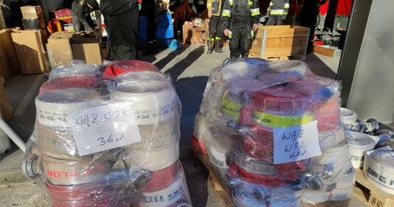 W warmińsko-mazurskich jednostkach straży pożarnej trwa zbiórka sprzętu, który trafi na Ukrainę. To przede wszystkim węże strażackie, pompy, torby medyczne, rękawice, hełmy i agregaty prądotwórcze.