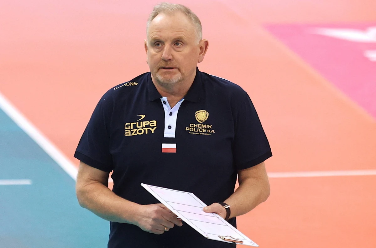 Krótko trwała przygoda Jacka Nawrockiego z Grupą Azoty Chemikiem Police. Po kilku miesiącach pracy ​były selekcjoner reprezentacji Polski siatkarek został zwolniony. Zespół mistrzyń kraju poprowadzi dotychczasowy asystent Marek Mierzwiński.