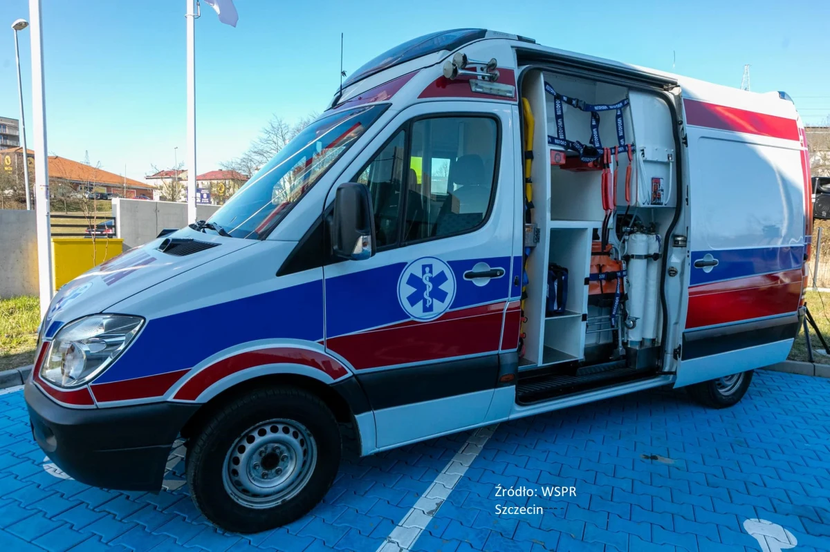 ​Ambulans pogotowia ratunkowego z pełnym wyposażeniem i zapas środków opatrunkowych trafią ze Szczecina na Ukrainę. Jedną ze swoich karetek oddała Wojewódzka Stacja Pogotowia Ratunkowego.

