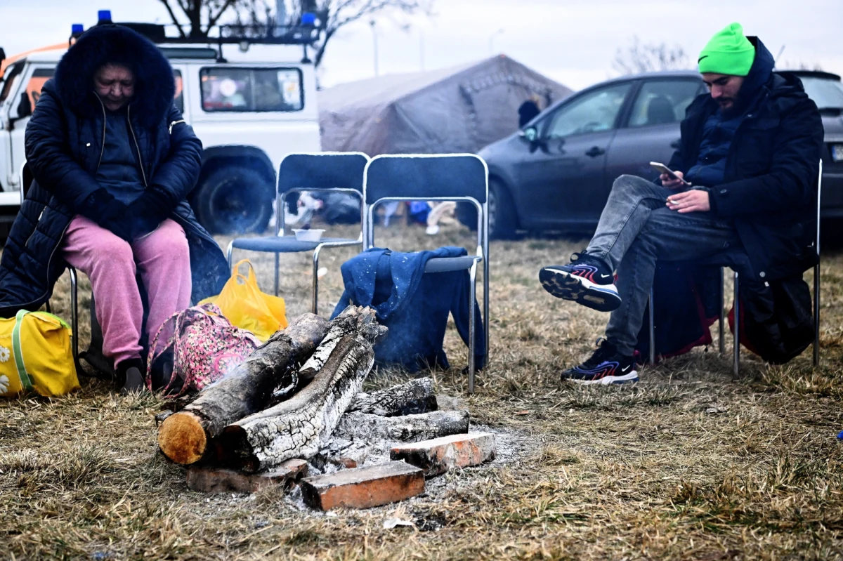 Nasz kraj udziela schronienia każdej osobie, której życie jest zagrożone - bez względu na jej narodowość. Dominującą grupą uchodźców w Polsce są obywatele Ukrainy, ale wśród osób odprawianych przez straż graniczną są też obywatele USA, Nigerii, Indii, Gruzji i innych państw - przekazało we wtorek MSWiA.